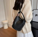 Fashion Bucket Bag حقيبة نسائية Bucket Bag أنيقة بتصميم Woven Effect مع Shoulder & Crossbody Strap