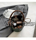 Fashion Bucket Bag حقيبة نسائية Bucket Bag أنيقة بتصميم Woven Effect مع Shoulder & Crossbody Strap