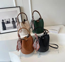 Fashion Bucket Bag حقيبة نسائية Bucket Bag أنيقة بتصميم Woven Effect مع Shoulder & Crossbody Strap